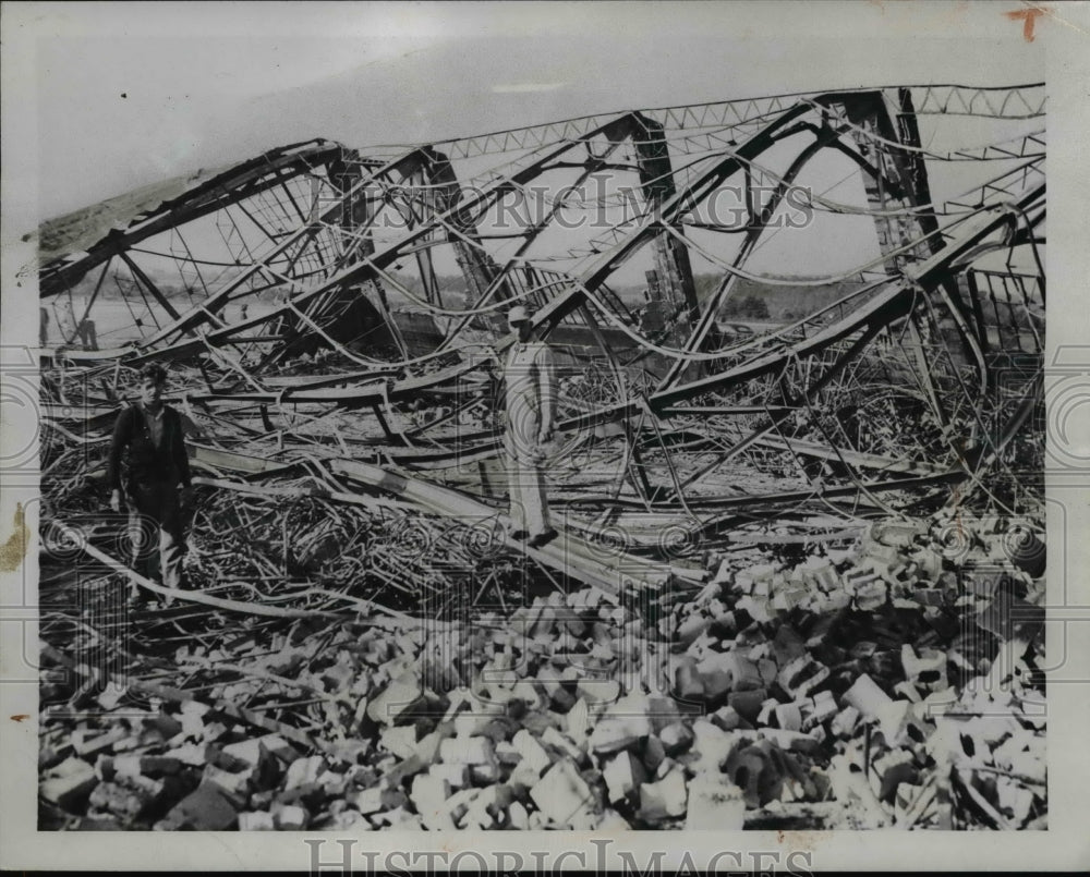 1945 Press Photo Splane Memorial Airport after a fire completely destroyed it - Historic Images