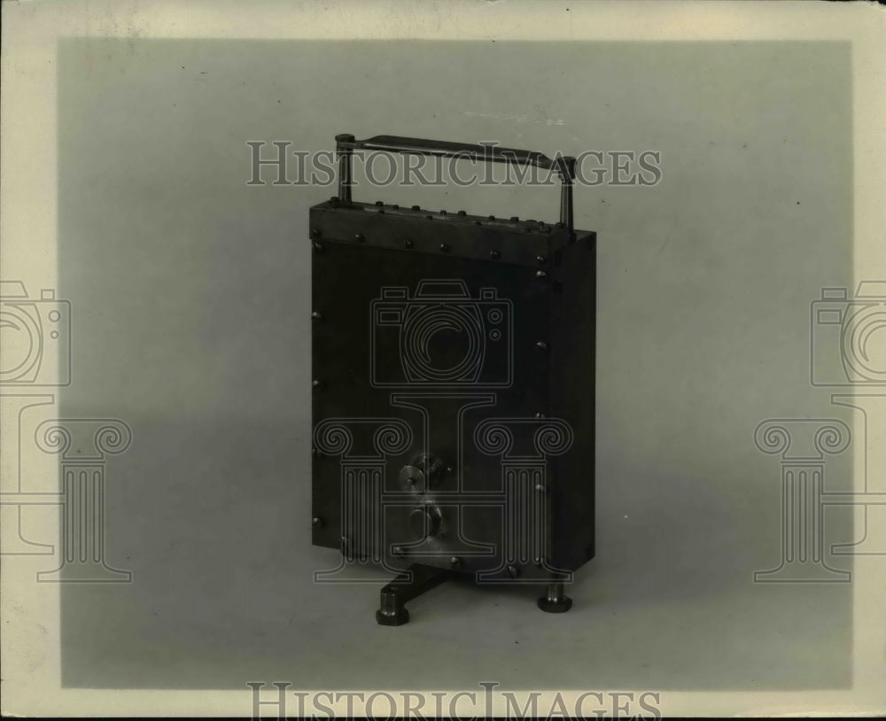 1923 Press Photo Decelerometer for Measuring Brake Effectiveness by Dr WF James - Historic Images