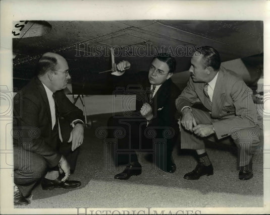 1938 Press Photo Sumpter Smith, Peter C Sandretta & Thomas Hardin at WA Airport - Historic Images
