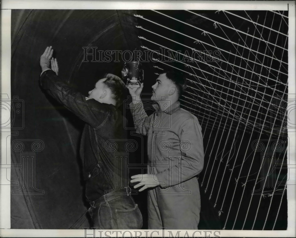 1942 Patching Balloon Corp Donald Ingerson &amp; Lt James Ingles - Historic Images