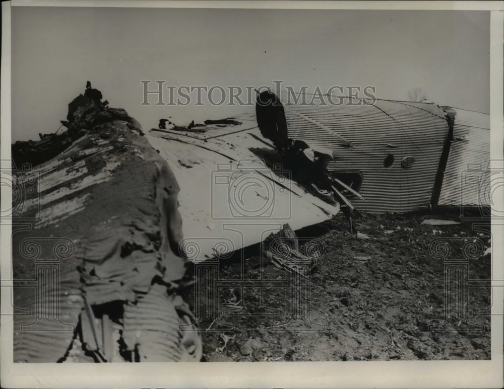 1933 Press Photo 6 Killed in Plane Crash in Kansas - Historic Images
