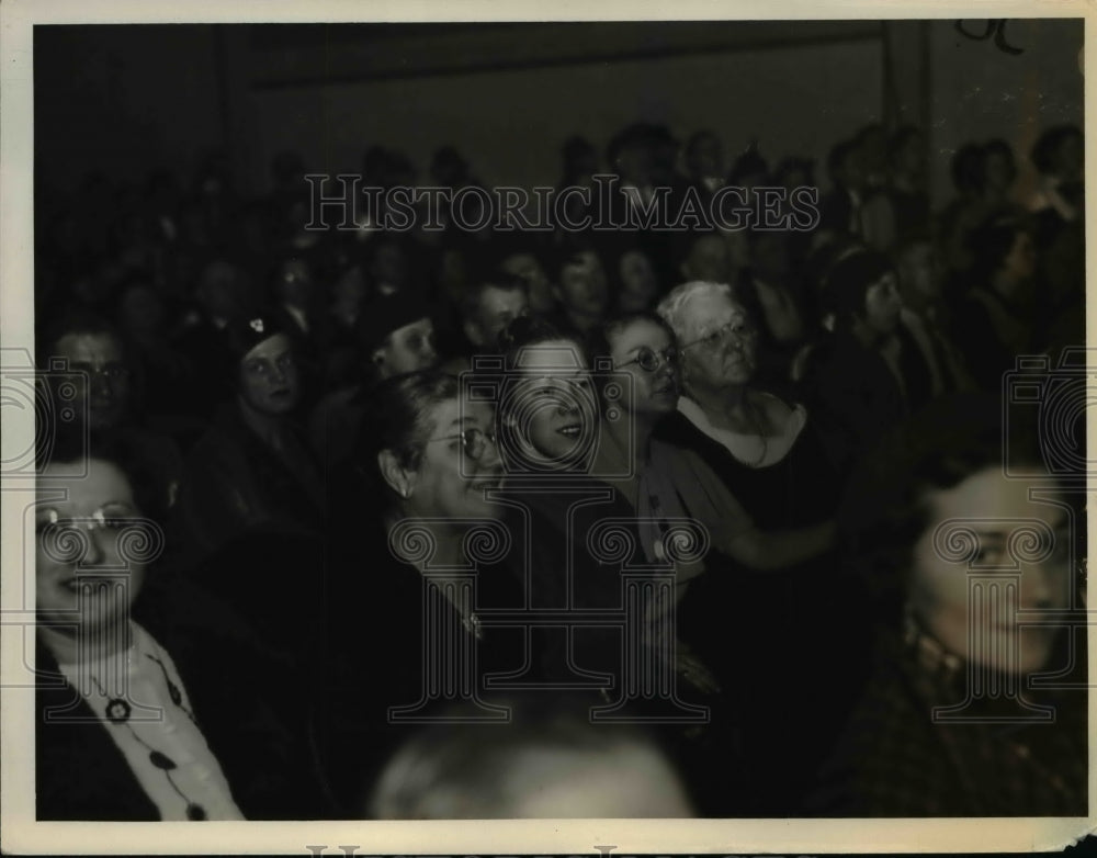 1936 Crowd At Christmas Charity Amateur Show - Historic Images