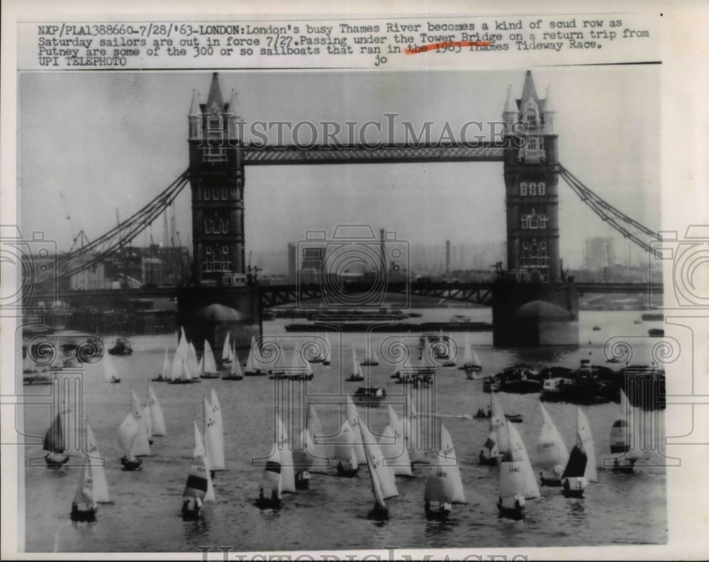 1963 300 plus boats in Thames Tideway Race in London, Tower Bridge - Historic Images