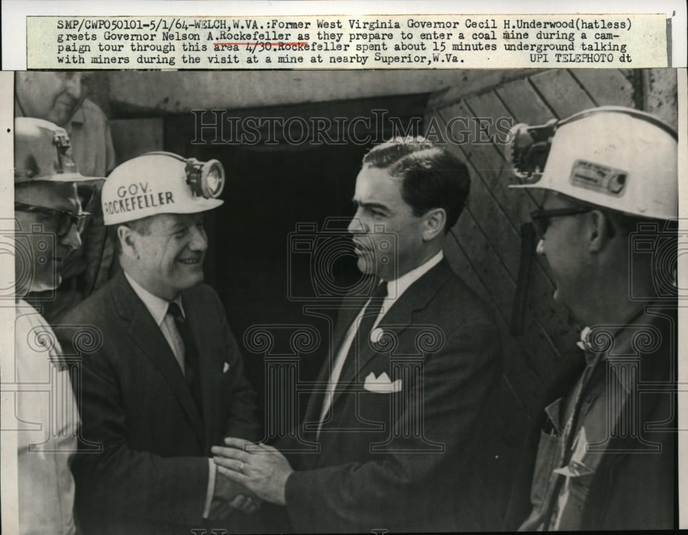 1964 Press Photo Welch, W VA Cecil H Underwood greeting Nelson A Rockefeller - Historic Images