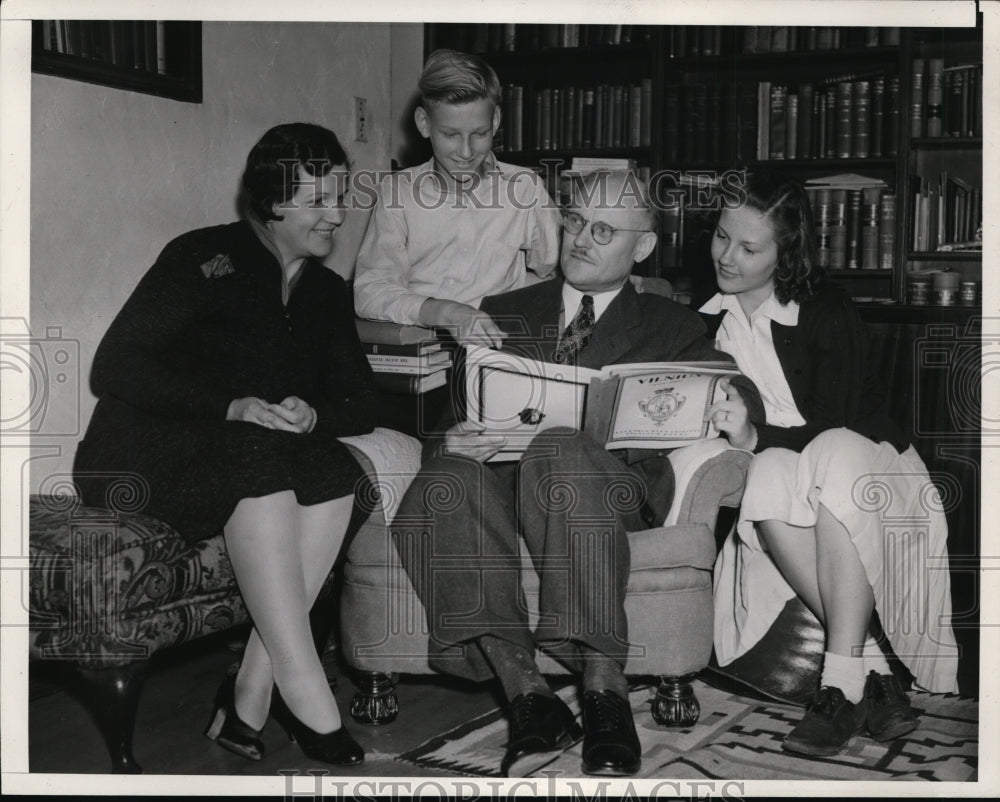 1939 Press Photo Mrs Ona Bielskis, Alfred Bielskie, Dr. Julius Bielskis and Ruta - Historic Images