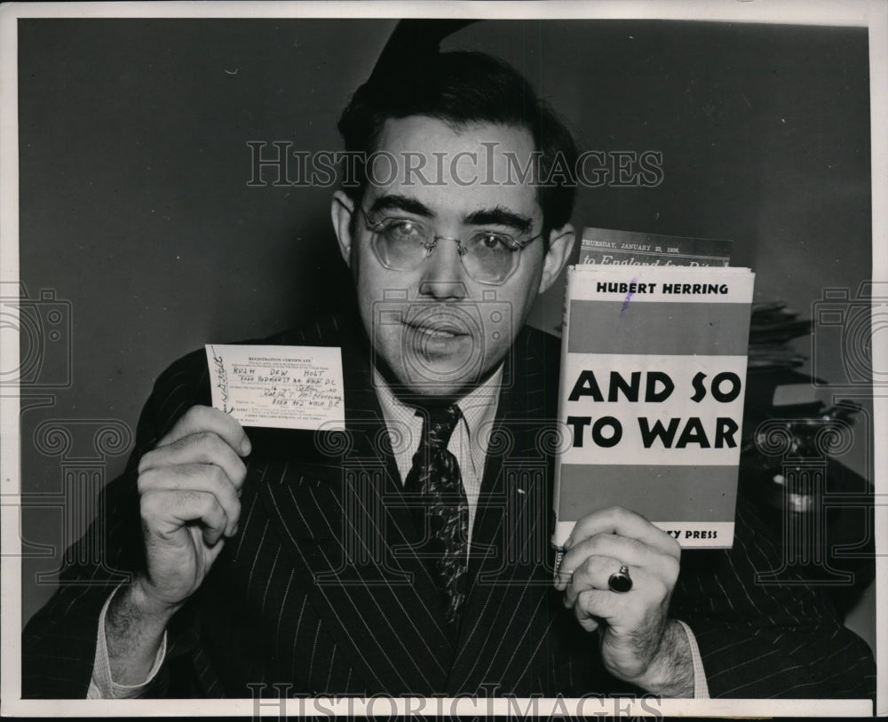 1940 Press Photo West Virginia Senator Rush D. Holt Holds Voter Registration-Historic Images