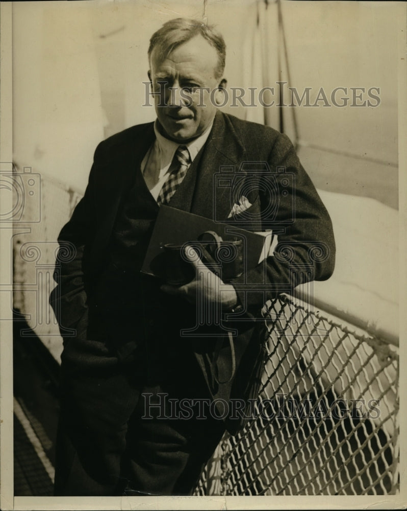 1933 Press Photo SOS Mais British Author, Lecturer &amp; Broadcaster in US- Historic Images