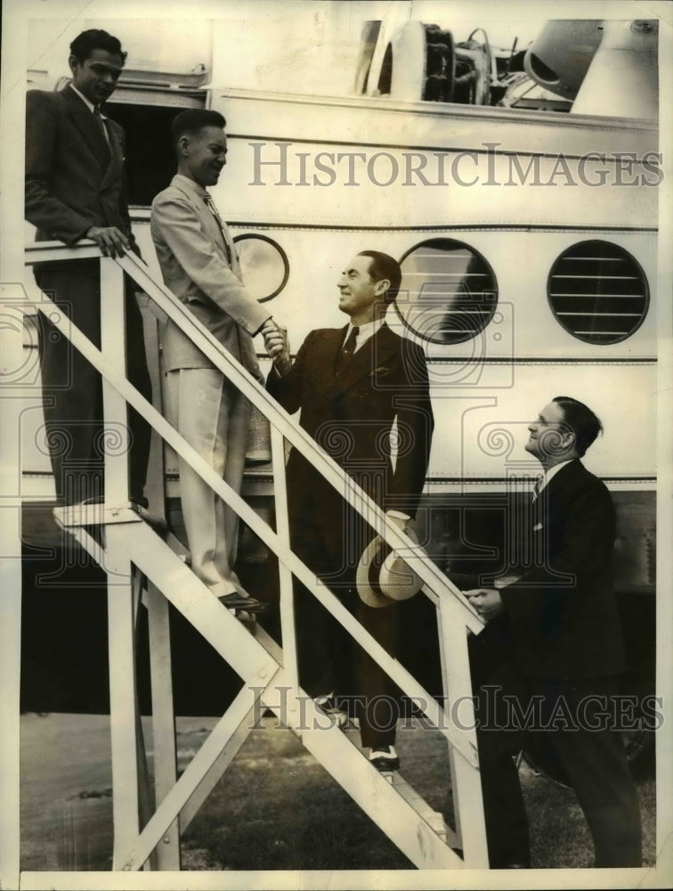 1936 Press Photo American Committee Greet Cuban Committee in Miami, FL - Historic Images