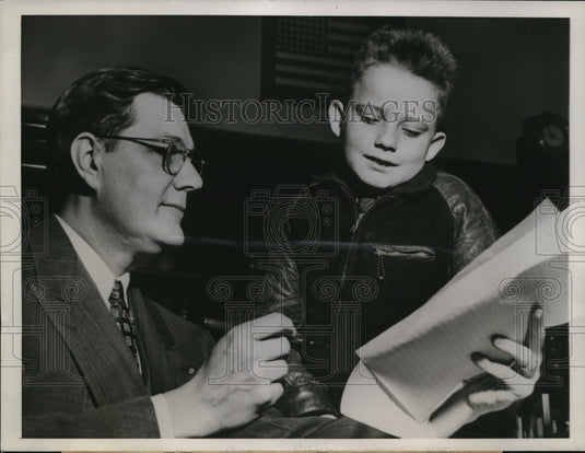1944 Press Photo Omaha Neb, Bill Monroe 11 & Judge Robt. Troyer legal papers-Historic Images