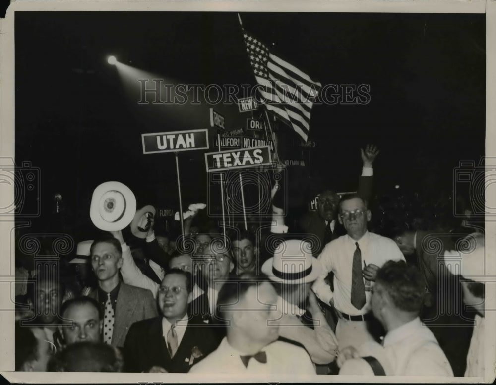 1936 Press Photo crowd cheering for President Hoover at the GOP convention - Historic Images