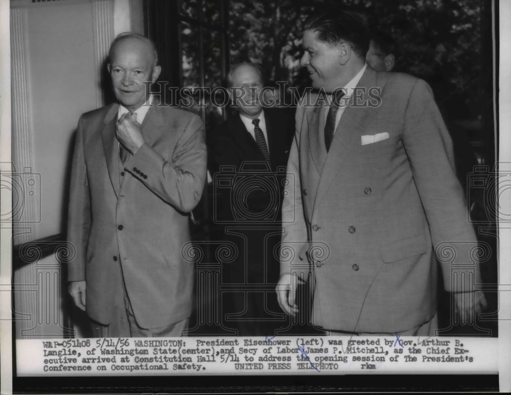 1956 Press Photo President Eisenhower, Governor Arthur Langlie of WA - nee80020-Historic Images