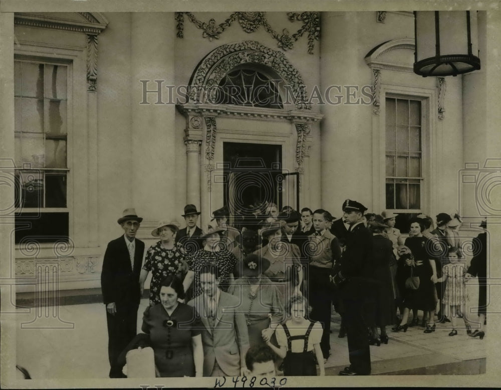 1939 Press Photo Tourists visit US Capital on Easter week - nee85594-Historic Images