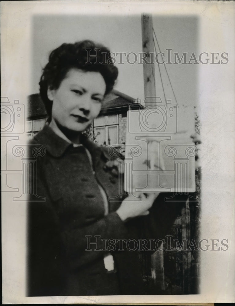 1944 Ruth Doris Griffits of London in Kansas City to wed Pfc L Gaspe - Historic Images