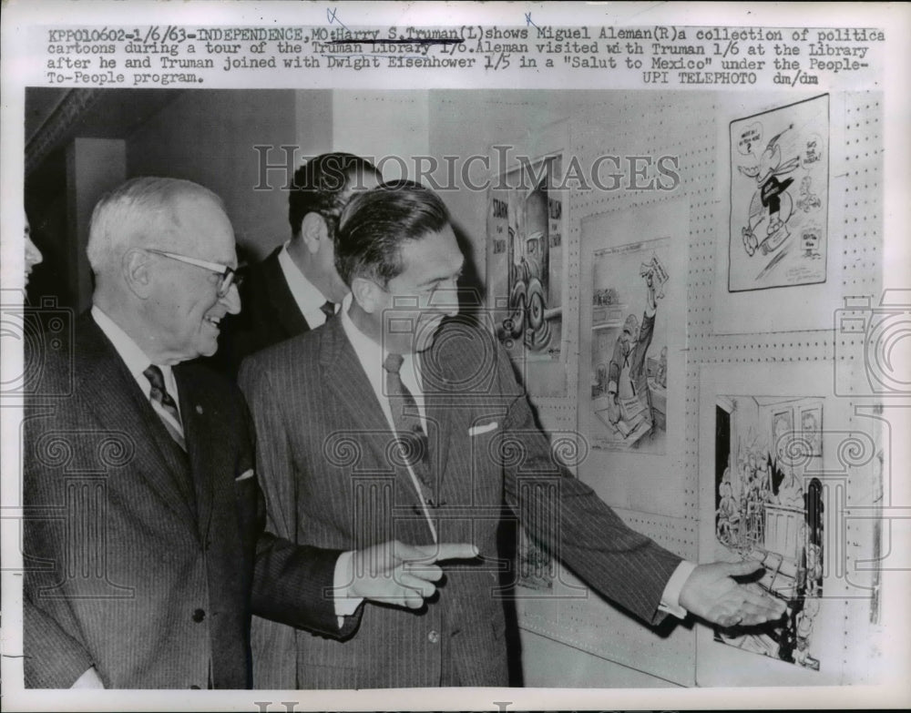 1963 Press Photo Harry Truman show Miguel Aleman collection of Political Cartoon - Historic Images