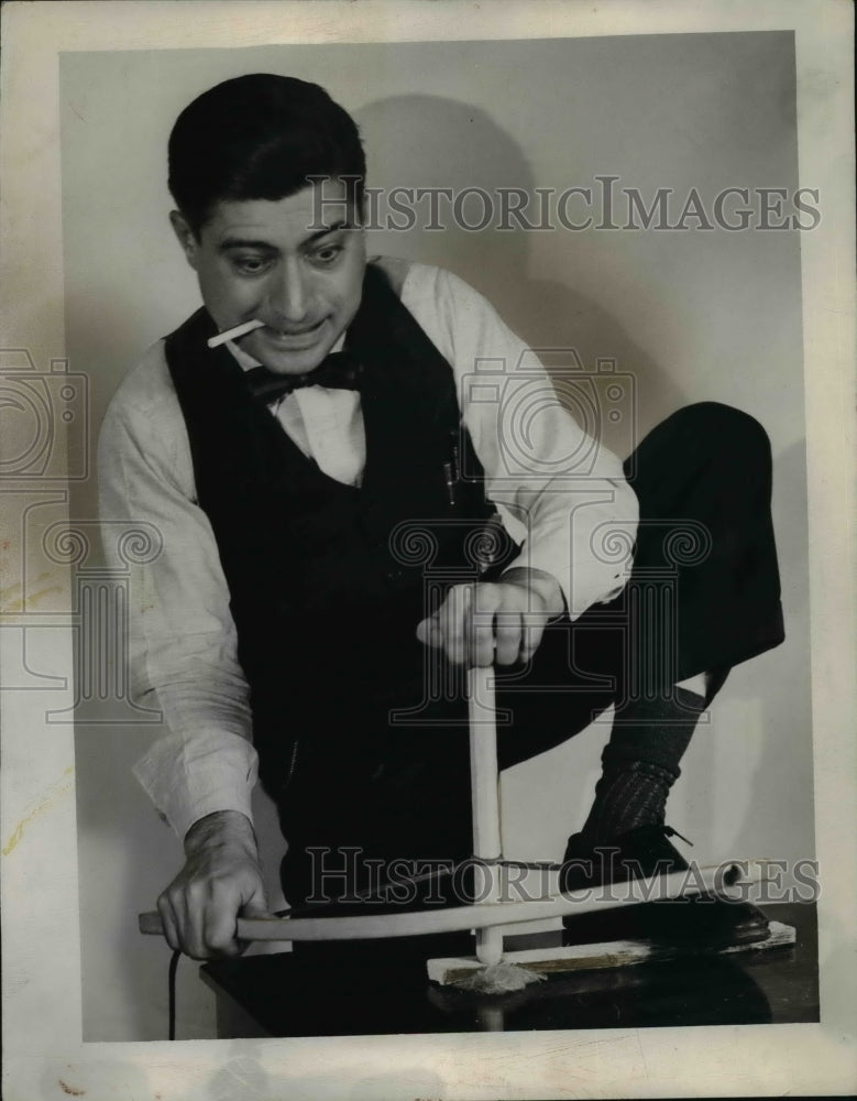 1944 Press Photo Jim Chandler - nee93090-Historic Images