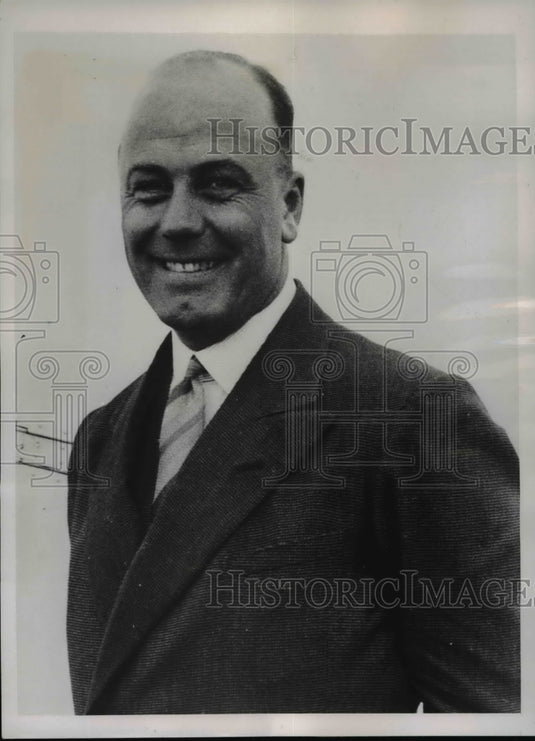 1938 Australian aircraft designer Capt Edgar Percival goes missing - Historic Images