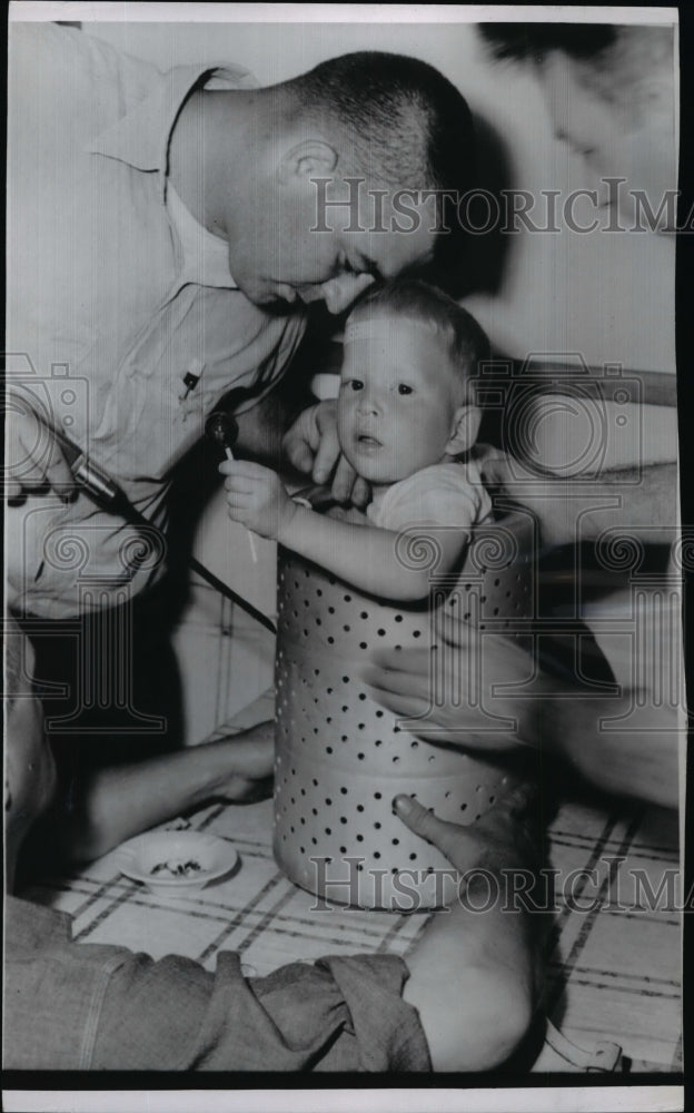 1955 Press Photo Three year old Greg Welsh cools off inside spin dryer-Historic Images