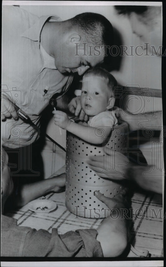 1955 Press Photo Three year old Greg Welsh cools off inside spin dryer-Historic Images