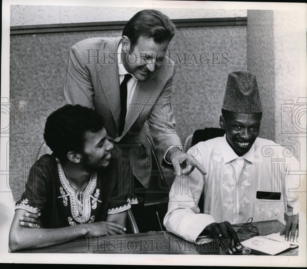 1969 Press Photo CSU Pres. Harold Emarson and visiting African Educators - Historic Images