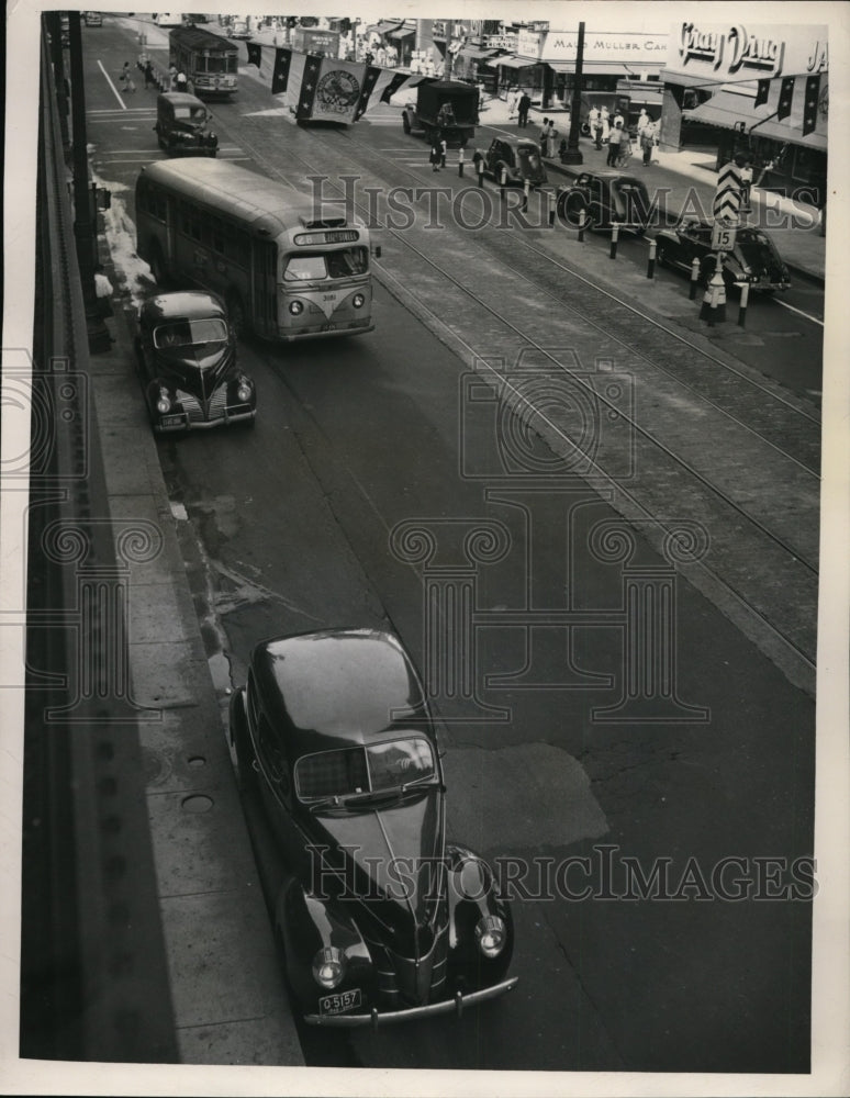 1949 Illegal Parking on Euclid in front of Taylor&#39;s. Illinois plate-Historic Images