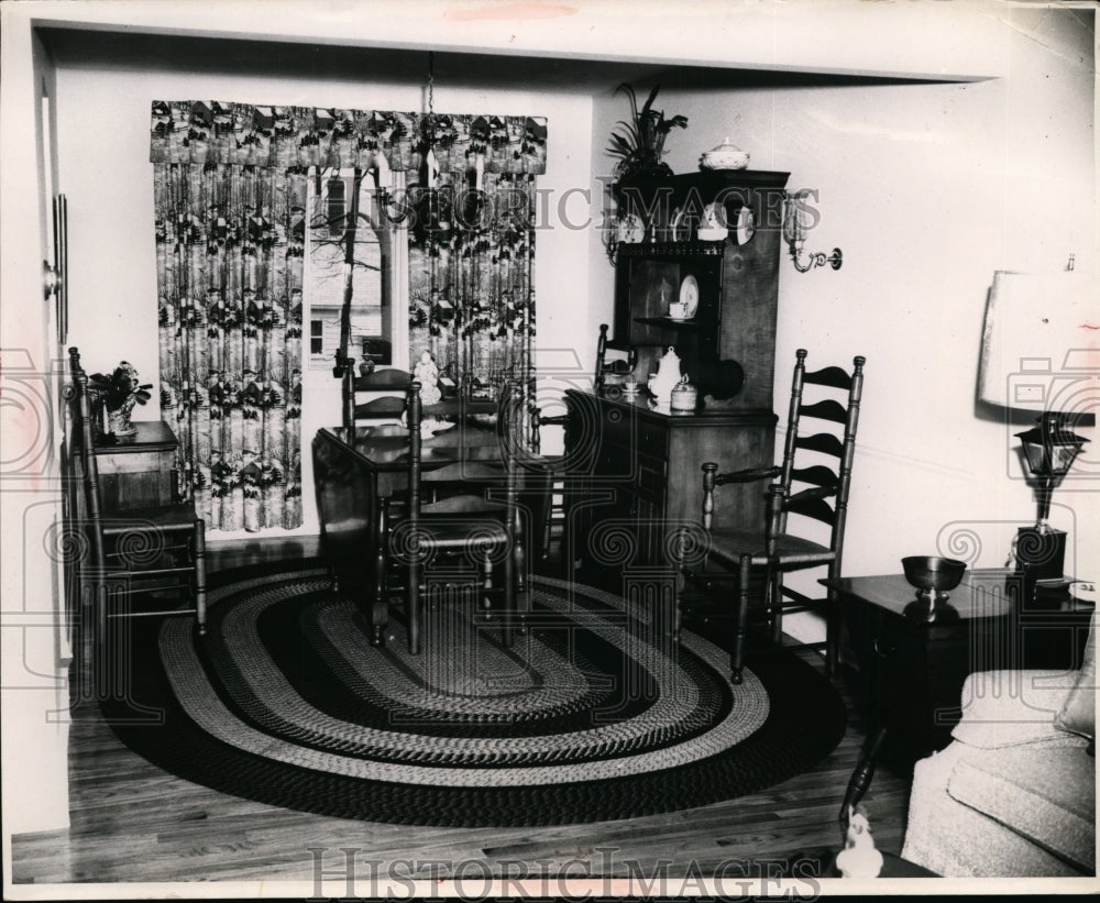 1966 Press Photo Living room of Colonial home in Kenyon Woods Development - Historic Images