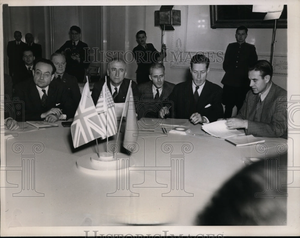 1945 US delegation at Big Three Foreign Ministers Conference - Historic Images