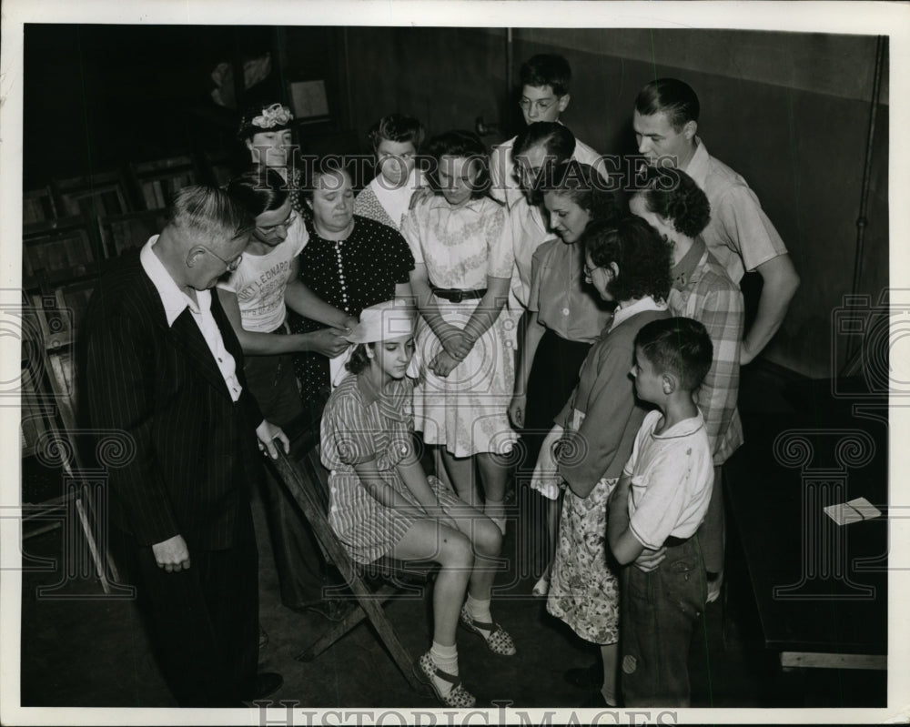 1942 Press Photo Children participate in Red Cross First Aid Class - nef00761 - Historic Images