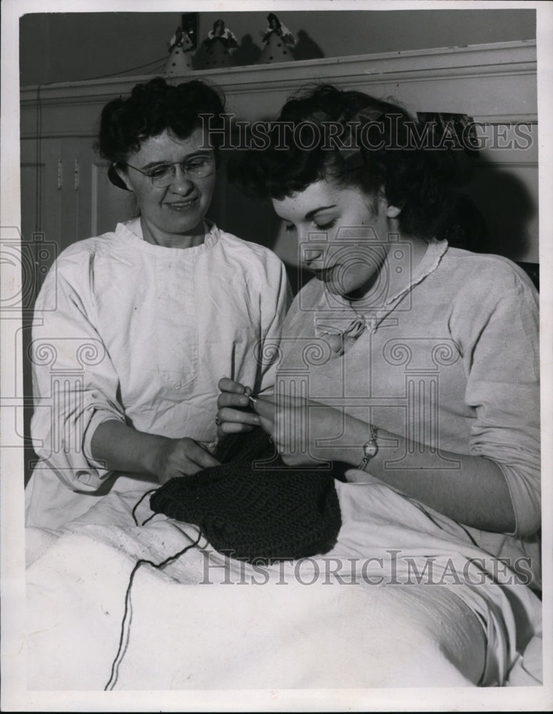 1947 Eleanor Prindle & Carol Savastano knit baby clothes  - Historic Images