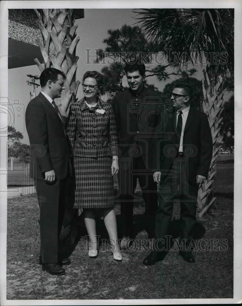 1968 Allen Zimmerman guidance counselor at Shaker Heights HS - Historic Images