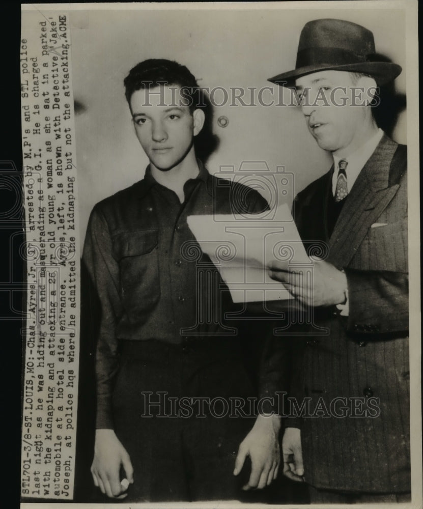 1947 Press Photo Chas Ayers Jr arrested by St Louis police in kidnapping case - Historic Images