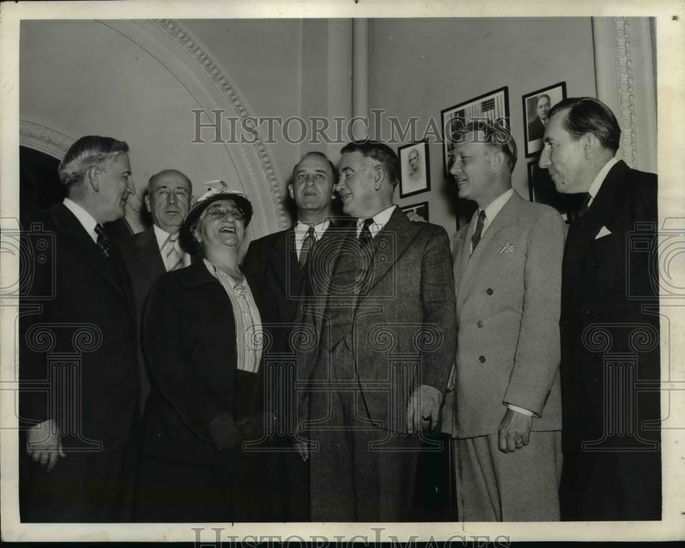 1940 Mrs. Walter Williams with Senators Attending Session in D.C. - Historic Images