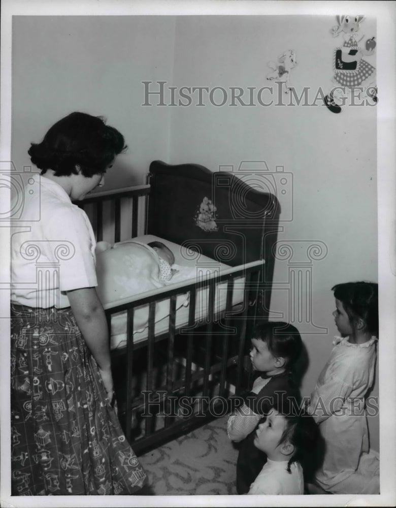 1955 Press Photo Mrs.James J. Kane with Daughters Diana, Peggy, Marry, Cathy - Historic Images