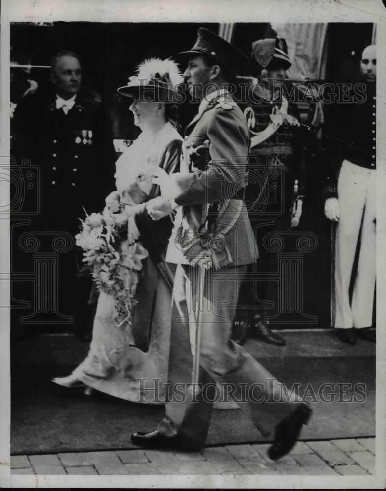 1939 Queen Wilhelmina Visits King Leopold in Brussels, Belgium - Historic Images