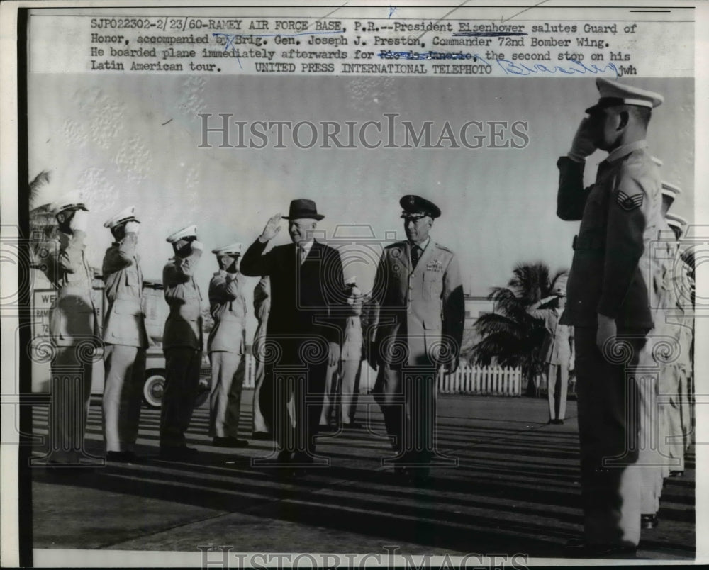 1960 Press Photo Pres.Dwight Eisenhower salutes Guard of Honor - nef06123-Historic Images