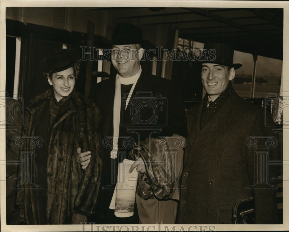 1941 Press Photo Charles Eastman &amp; Wife, John L. Kelly Arrive on SS Santa Clara-Historic Images