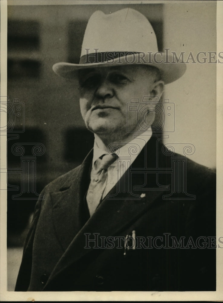 1932 Press Photo Robert Burns Lifts Murray's Restrictions on Oil Operators-Historic Images