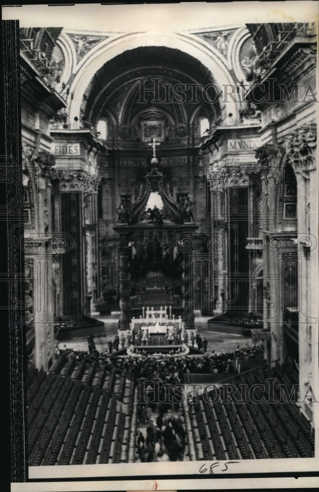 1963 Press Photo Crowds Line Up to View Pope John XXIII&#39;s Body at St. Peter&#39;s - Historic Images