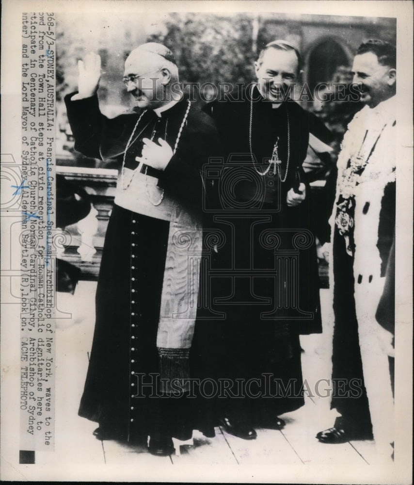 1948 Press Photo Cardinal Spellman Cardinal Gilroy Alderman Bartley Waves Crowd - Historic Images