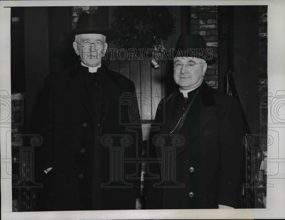 1945 Press Photo Arch.Francis J.Spellmand with James Cassidy at Whitman Mass - Historic Images