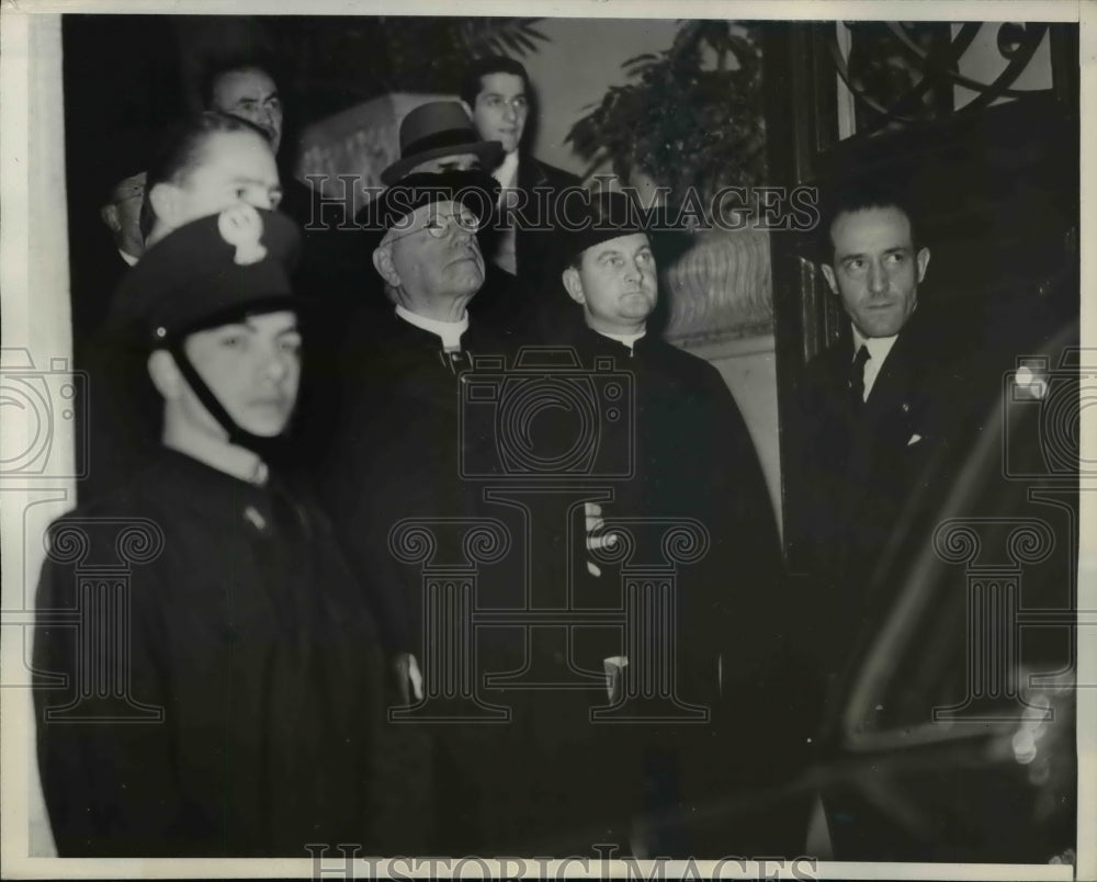 1939 Press Photo William Cardinal O&#39;Connell of Boston leaves Grand Hotel in Rome - Historic Images