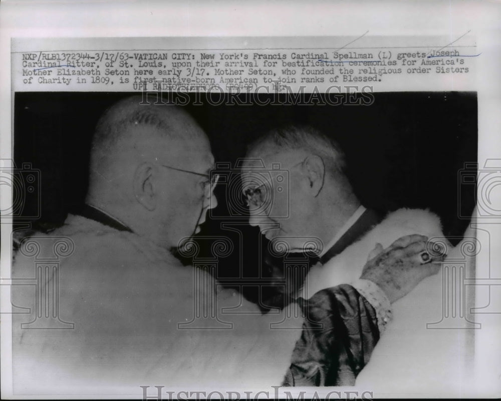 1962 Press Photo Francis Cardinal Spellman of N.Y.greets Joseph Cardinal Ritter - Historic Images