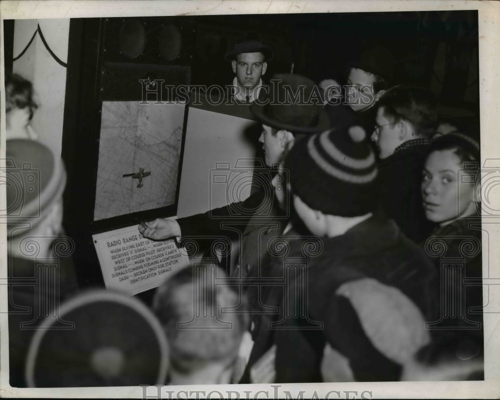 1940 Press Photo May Company Avalon Show - nef11846- Historic Images