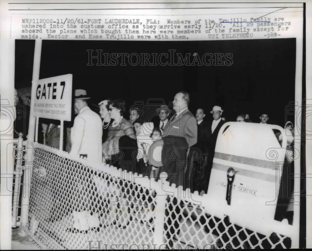 1961 Press Photo Trujillo Family Are Ushered Into Customs Office As They Arrive - Historic Images