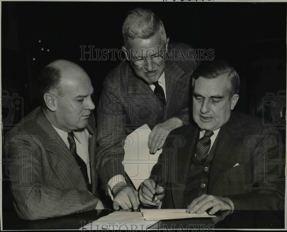 1940 Press Photo Compton, Stark, Edison urge huge increase in fleet budget-Historic Images