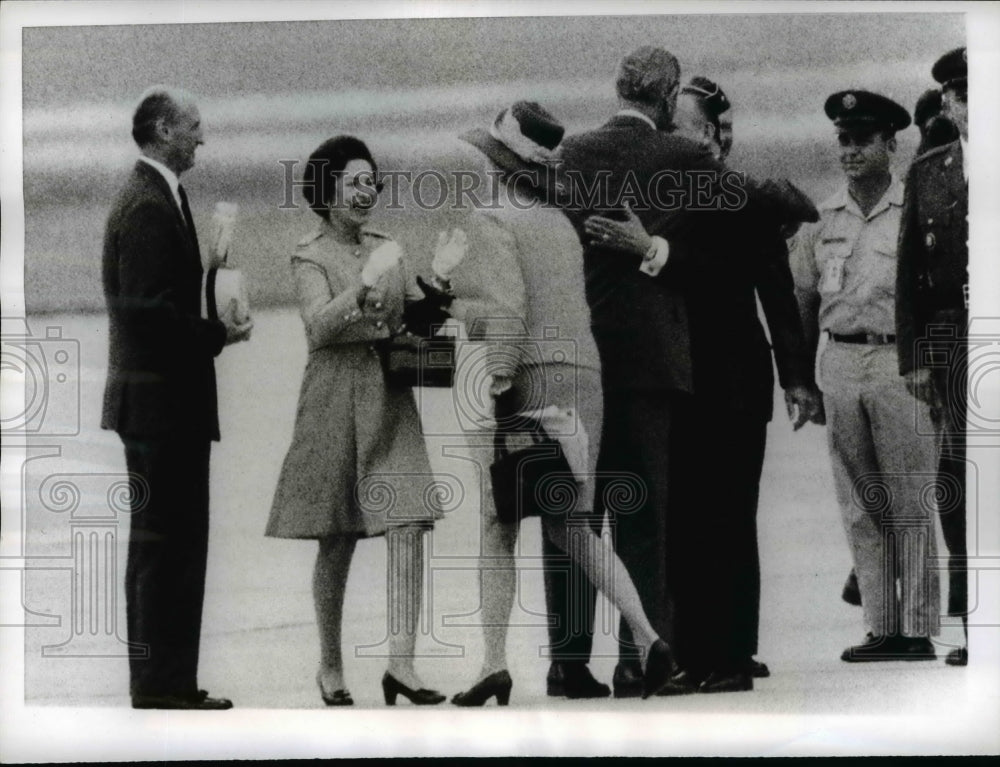 1968 Press Photo Johnson, Ambassadors fly to Texas for 4th of July celebration - Historic Images