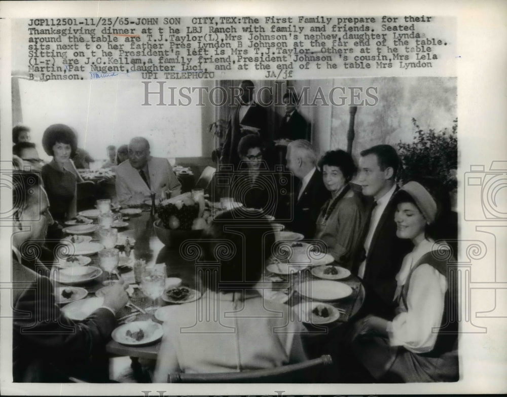 1965 Press Photo President Lyndon B. Johnson Thanksgiving Dinner at LBJ Ranch - Historic Images