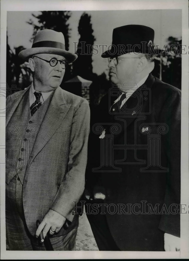 1936 Press Photo Tom Jones and Dan Arnold Attend Billy Papke Funeral Service - Historic Images