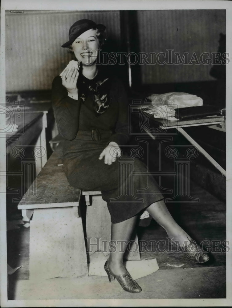 1935 Teacher Vanderfleet Takes Advantage of School Closed For Trial - Historic Images