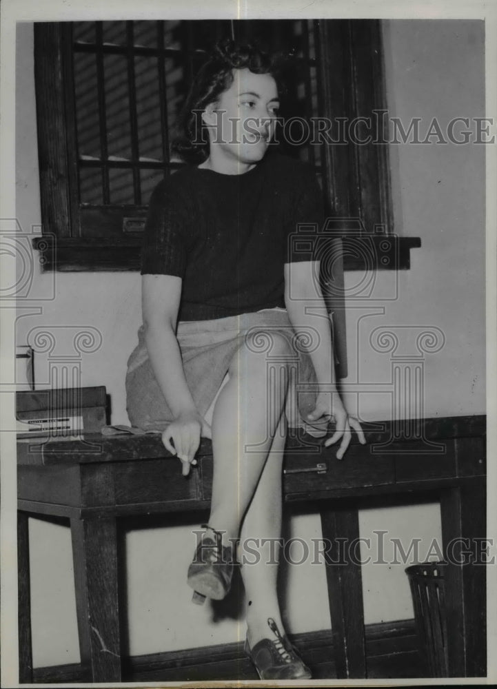 1940 Press Photo Mrs E. Roose Widow Held On Federal Charge of Mail Fraud - Historic Images