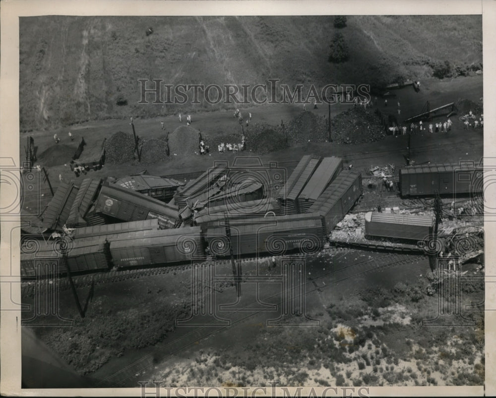 1946 Press Photo Train Wreck New York Central - nef16084-Historic Images